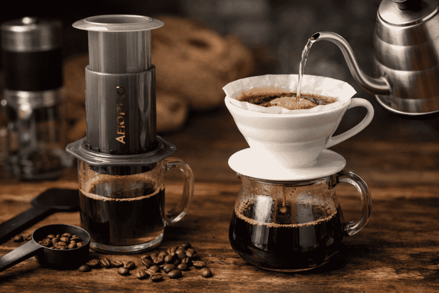 Vad är skillnaden mellan Aeropress och V60?