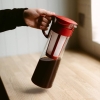 Hario Mizudashi cold brew-kanna i rött, 600 ml