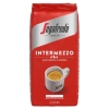 Framsida av en kilopåse kaffebönor Segafredo Intermezzo